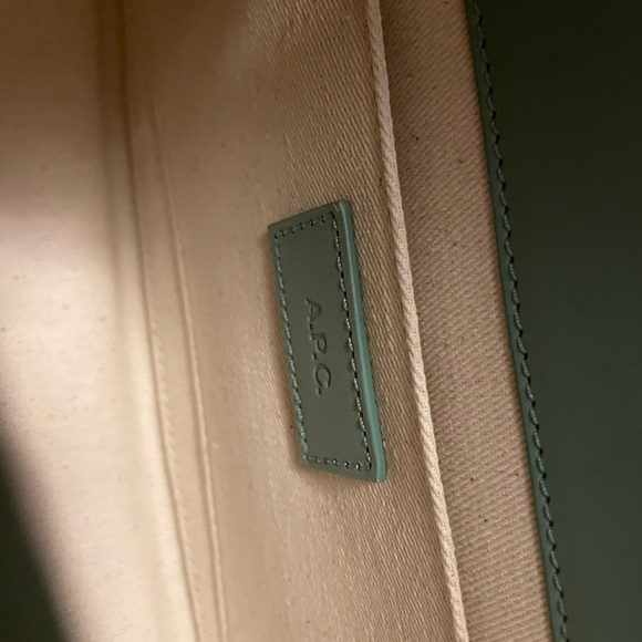 AUTHENTIC APC betty shoulder bag in jade like new - Picture 5 of 9